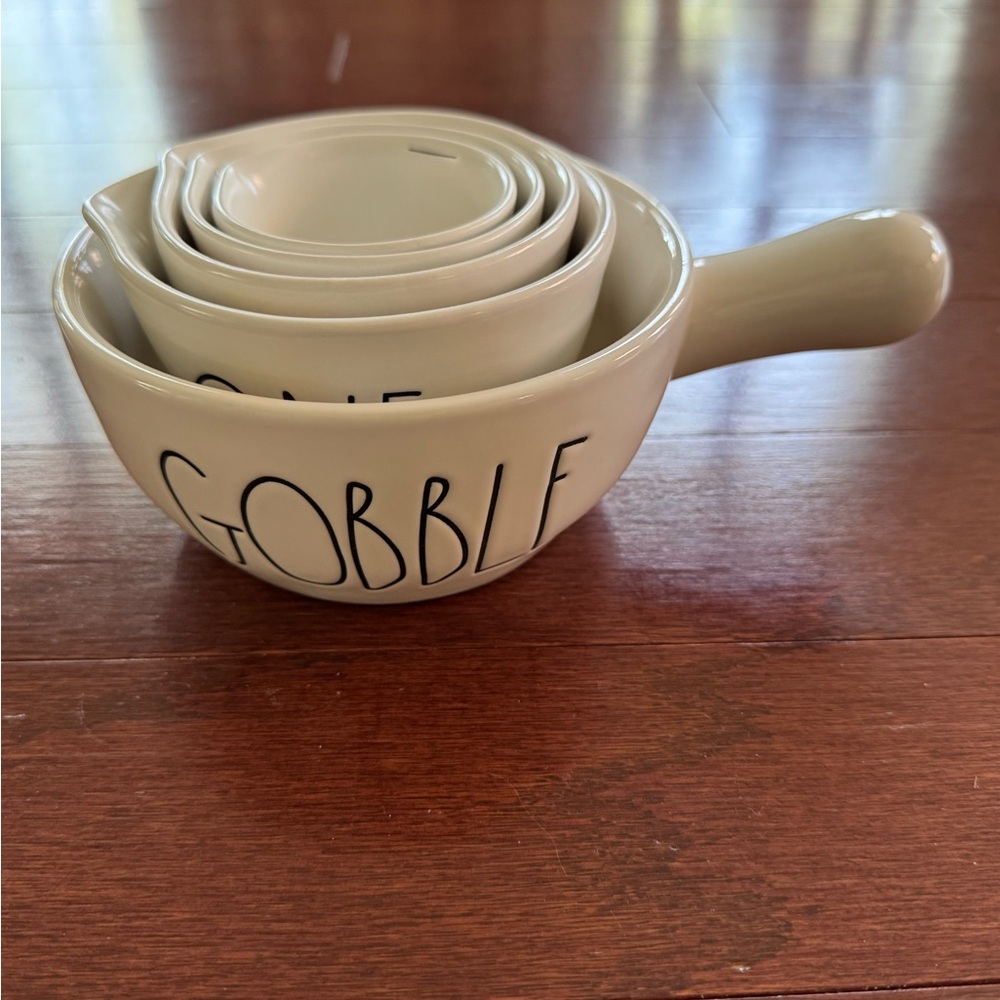Rae Dunn Cream 'Gobble' Measuring Cups